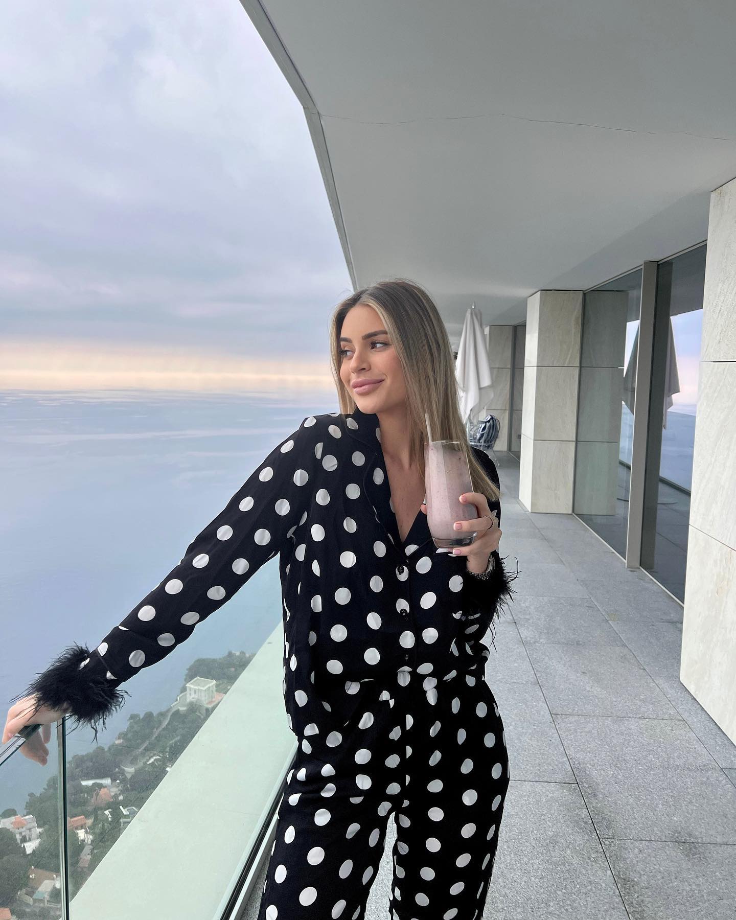 charlaine.crls_1676826253_3041761532359075003_200069299