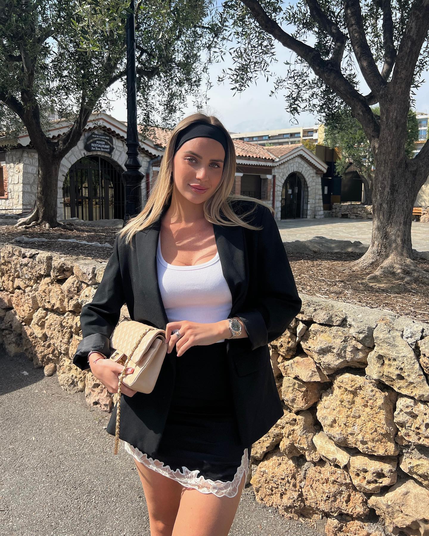 charlaine.crls_1681315530_3079420321350319426_200069299